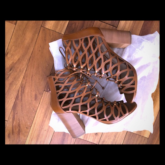 Lace Up Chunky Heel Sandal 👡 - Picture 1 of 6